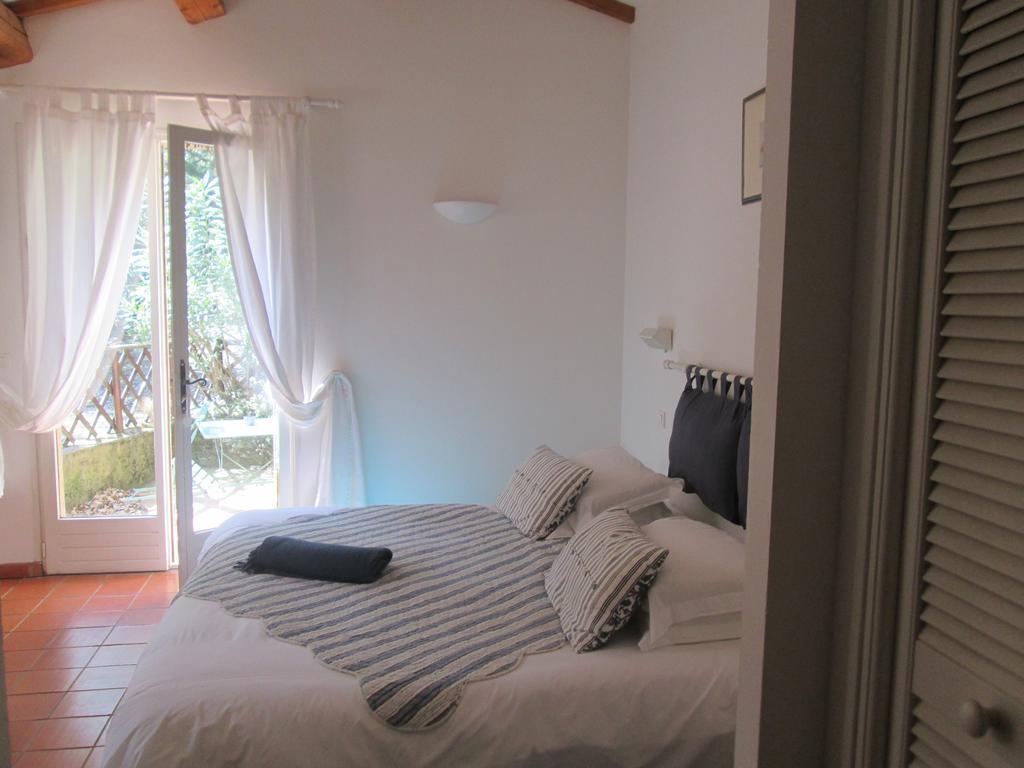 B&B Lei Bancaou La Garde-Freinet Rum bild